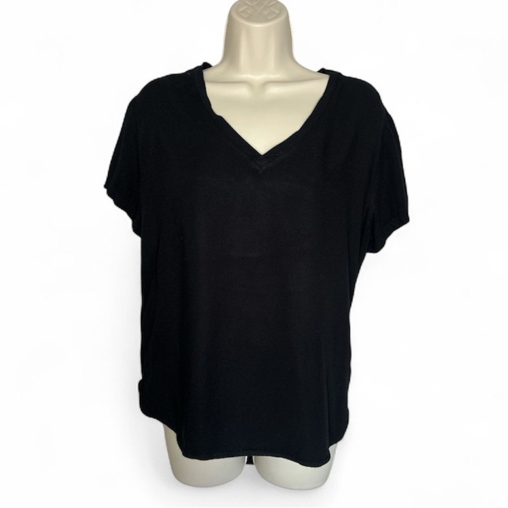 Cloth & Stone Black V neck Top
